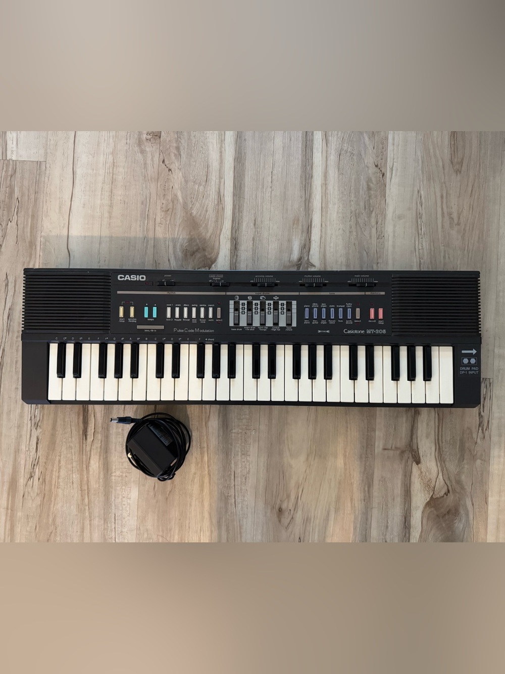 Vintage Casio Casiotone MT-205 Keyboard